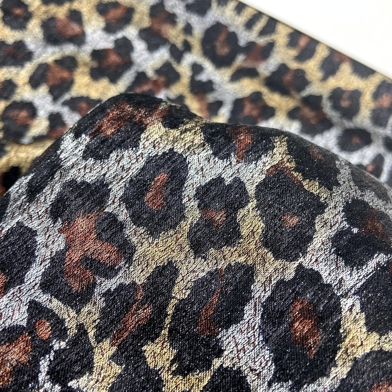 100% Polyester Foil Print Leopard Pattern Woven Fabric 100% Polyester Foil Print Leopard Pattern Woven Fabric